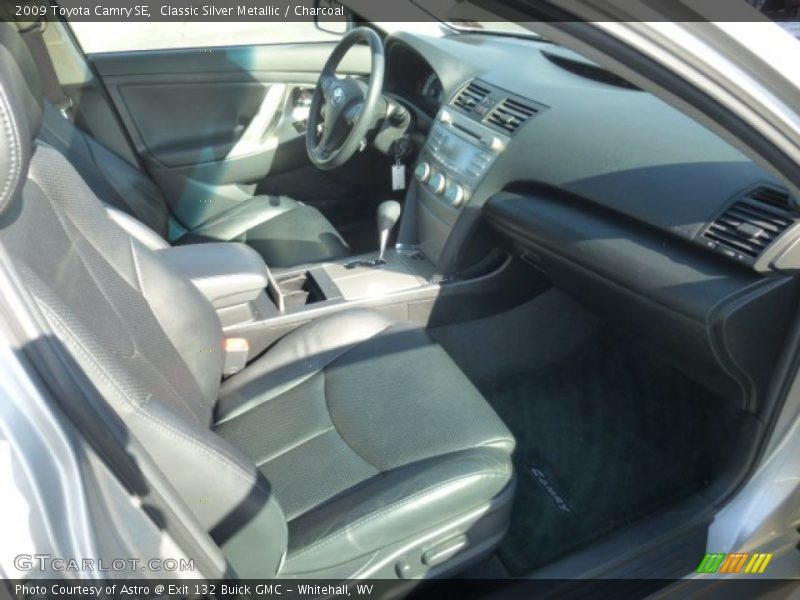  2009 Camry SE Charcoal Interior