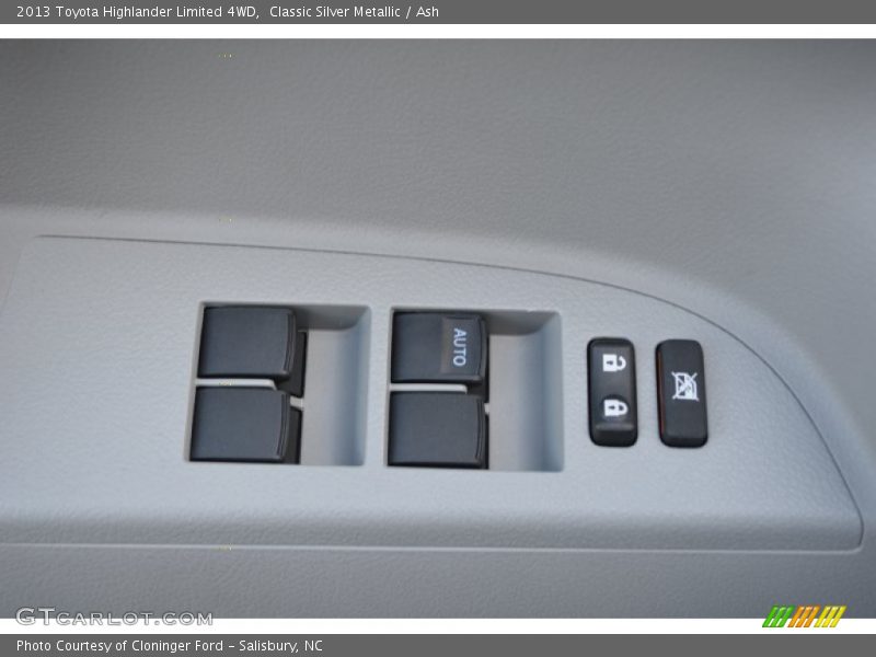 Classic Silver Metallic / Ash 2013 Toyota Highlander Limited 4WD