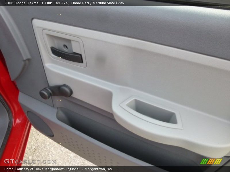 Flame Red / Medium Slate Gray 2006 Dodge Dakota ST Club Cab 4x4