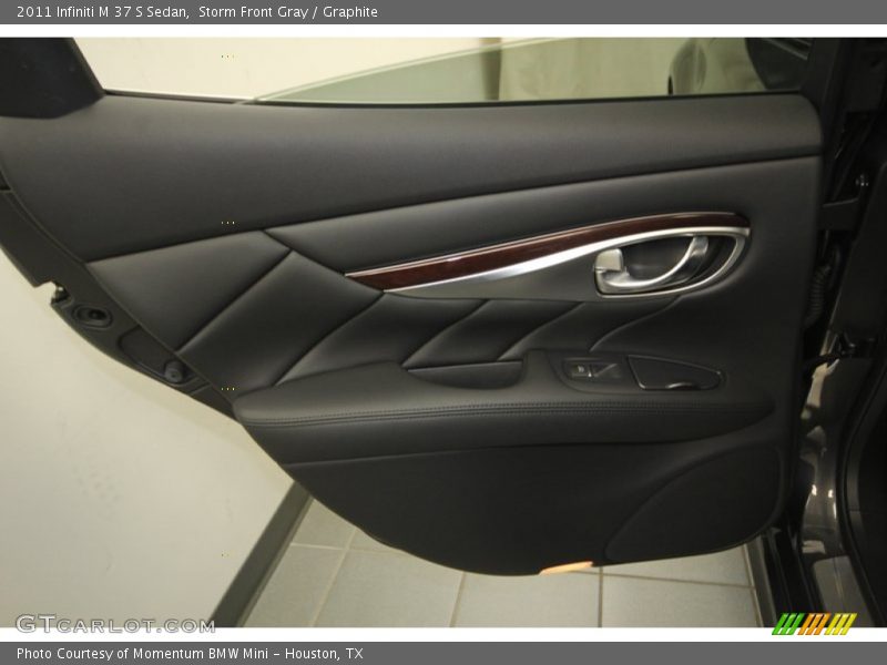 Door Panel of 2011 M 37 S Sedan
