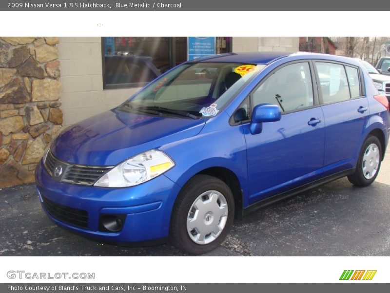 Blue Metallic / Charcoal 2009 Nissan Versa 1.8 S Hatchback