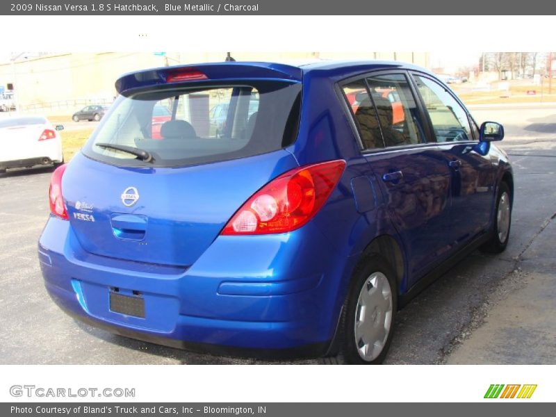 Blue Metallic / Charcoal 2009 Nissan Versa 1.8 S Hatchback