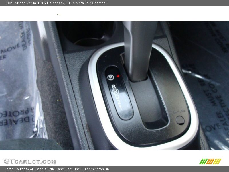 Blue Metallic / Charcoal 2009 Nissan Versa 1.8 S Hatchback