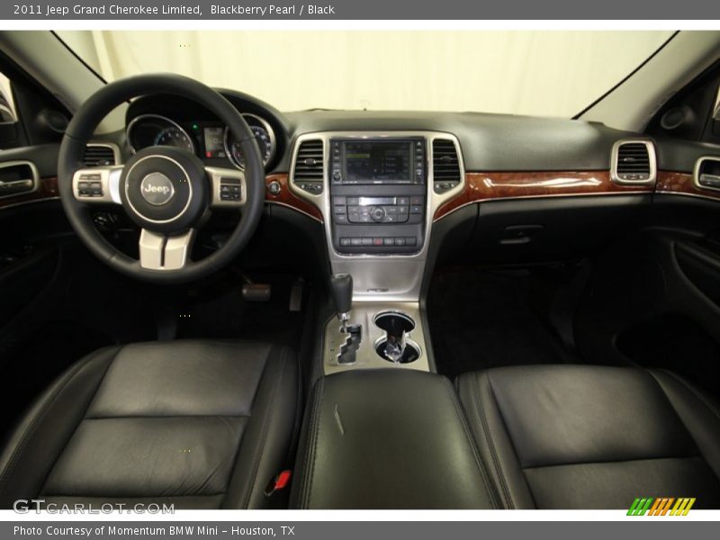 Dashboard of 2011 Grand Cherokee Limited