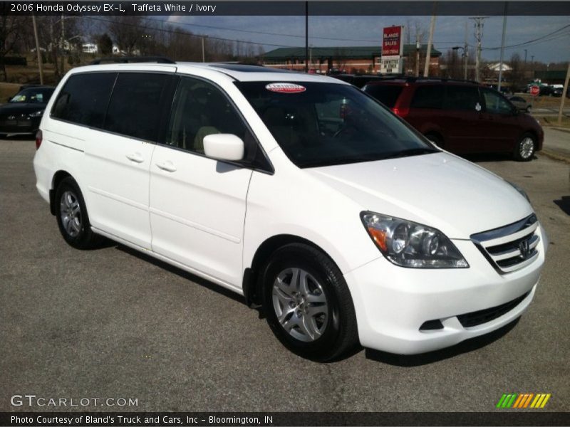 Front 3/4 View of 2006 Odyssey EX-L