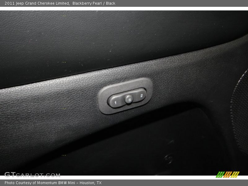 Blackberry Pearl / Black 2011 Jeep Grand Cherokee Limited