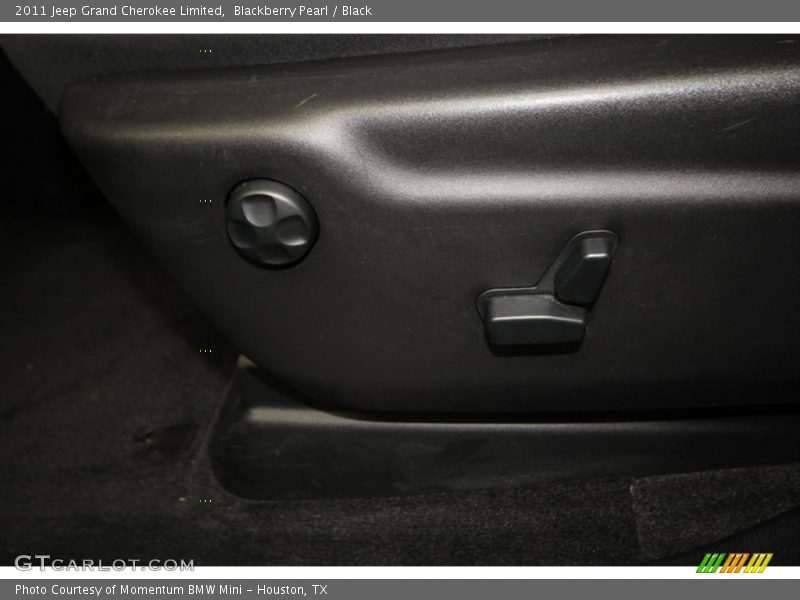Blackberry Pearl / Black 2011 Jeep Grand Cherokee Limited