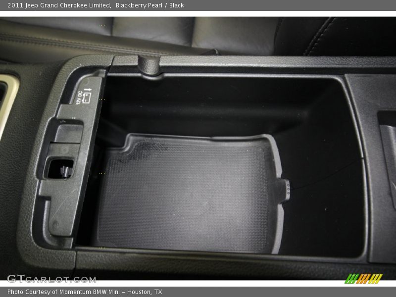 Blackberry Pearl / Black 2011 Jeep Grand Cherokee Limited
