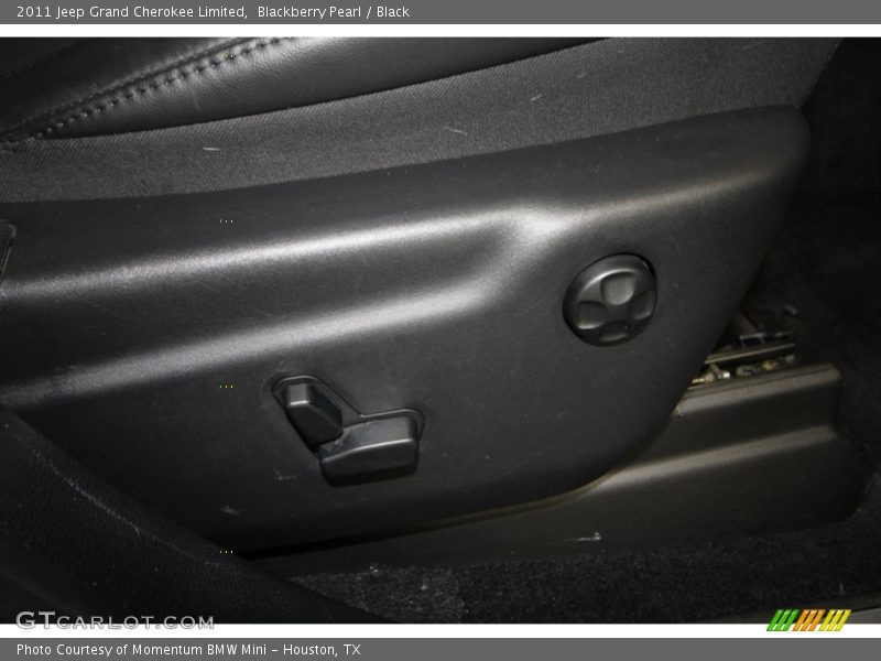 Blackberry Pearl / Black 2011 Jeep Grand Cherokee Limited