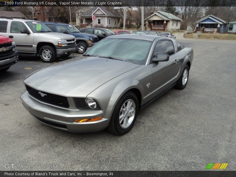 Front 3/4 View of 2009 Mustang V6 Coupe
