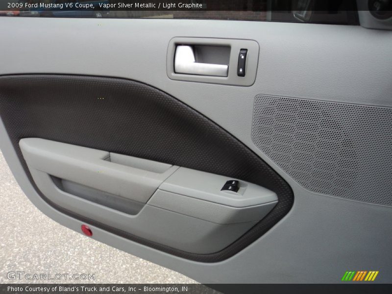 Vapor Silver Metallic / Light Graphite 2009 Ford Mustang V6 Coupe