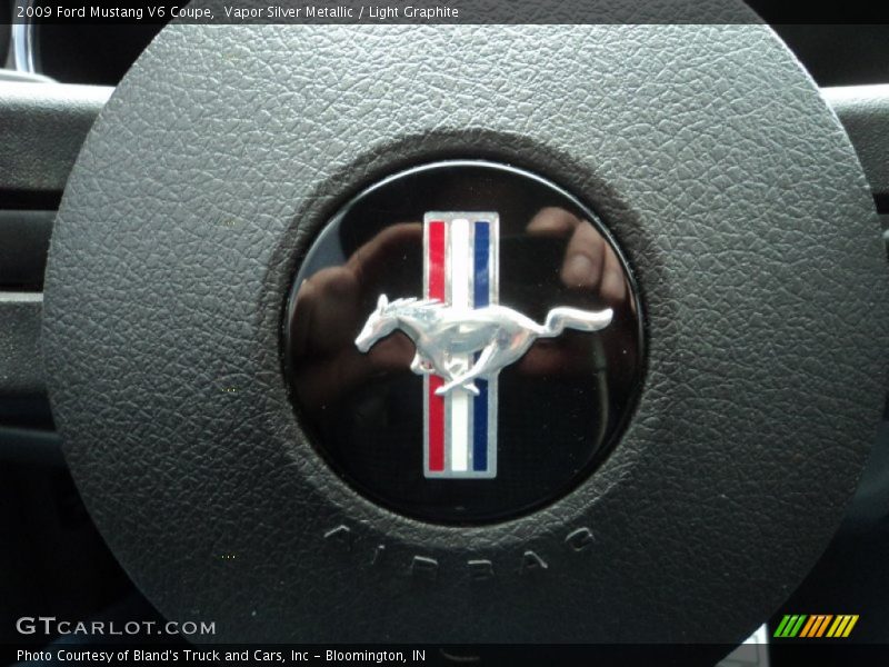 Vapor Silver Metallic / Light Graphite 2009 Ford Mustang V6 Coupe