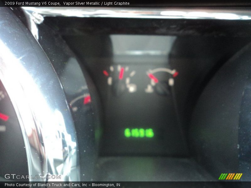 Vapor Silver Metallic / Light Graphite 2009 Ford Mustang V6 Coupe