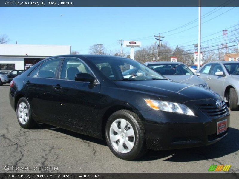 Front 3/4 View of 2007 Camry LE