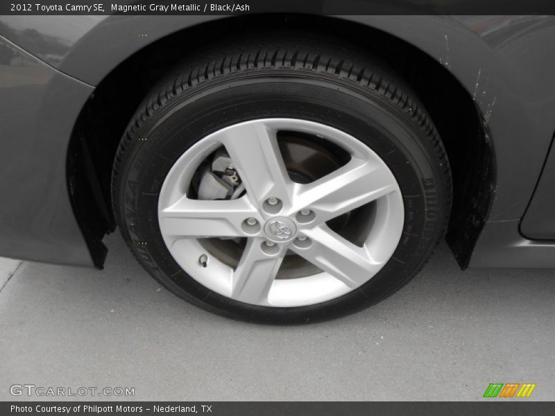 Magnetic Gray Metallic / Black/Ash 2012 Toyota Camry SE