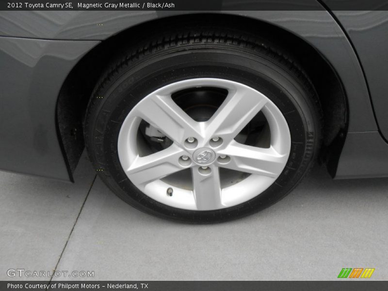 Magnetic Gray Metallic / Black/Ash 2012 Toyota Camry SE