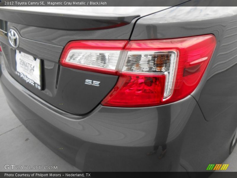 Magnetic Gray Metallic / Black/Ash 2012 Toyota Camry SE