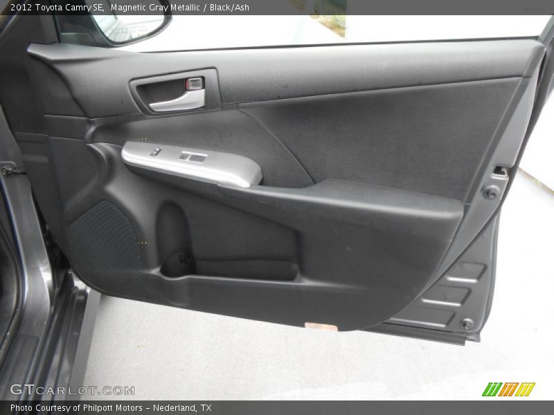 Magnetic Gray Metallic / Black/Ash 2012 Toyota Camry SE