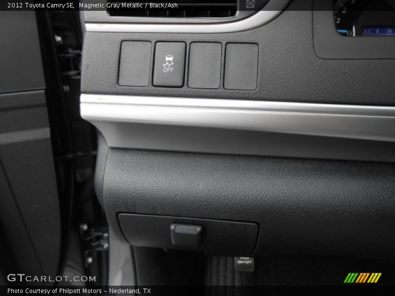 Magnetic Gray Metallic / Black/Ash 2012 Toyota Camry SE