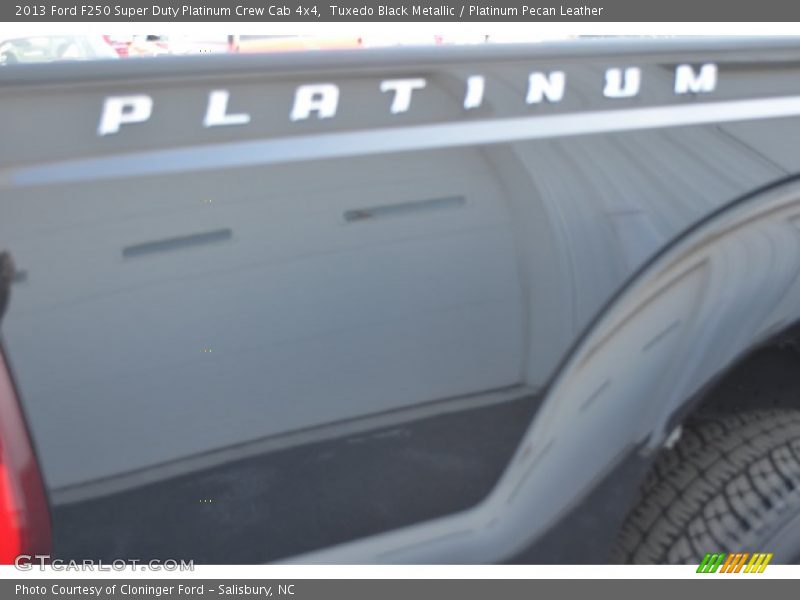 Tuxedo Black Metallic / Platinum Pecan Leather 2013 Ford F250 Super Duty Platinum Crew Cab 4x4
