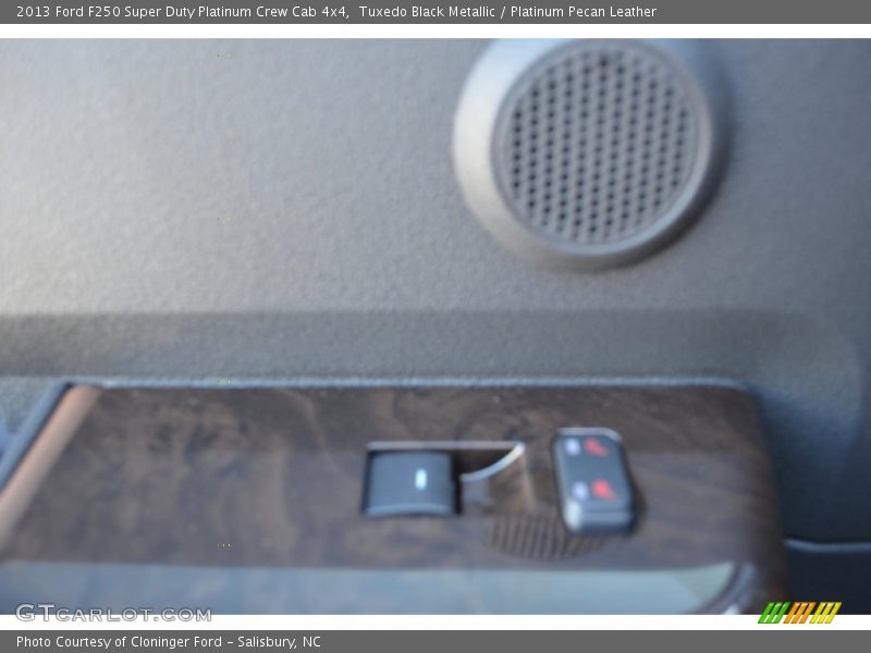 Tuxedo Black Metallic / Platinum Pecan Leather 2013 Ford F250 Super Duty Platinum Crew Cab 4x4