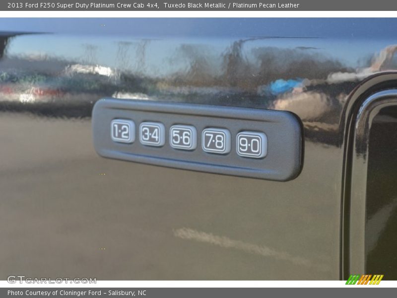 Tuxedo Black Metallic / Platinum Pecan Leather 2013 Ford F250 Super Duty Platinum Crew Cab 4x4
