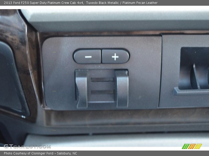 Tuxedo Black Metallic / Platinum Pecan Leather 2013 Ford F250 Super Duty Platinum Crew Cab 4x4