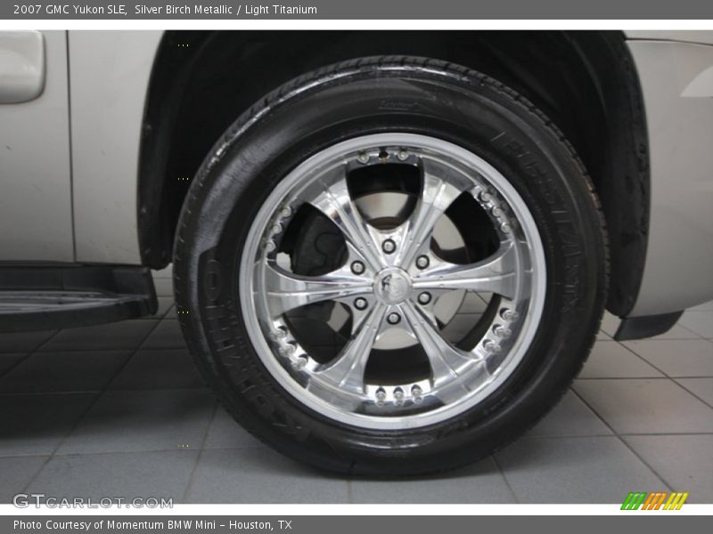 Silver Birch Metallic / Light Titanium 2007 GMC Yukon SLE