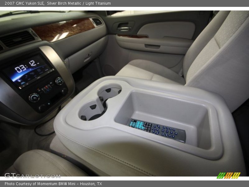 Silver Birch Metallic / Light Titanium 2007 GMC Yukon SLE