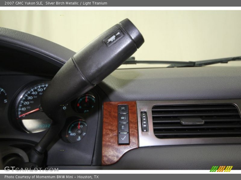 Silver Birch Metallic / Light Titanium 2007 GMC Yukon SLE