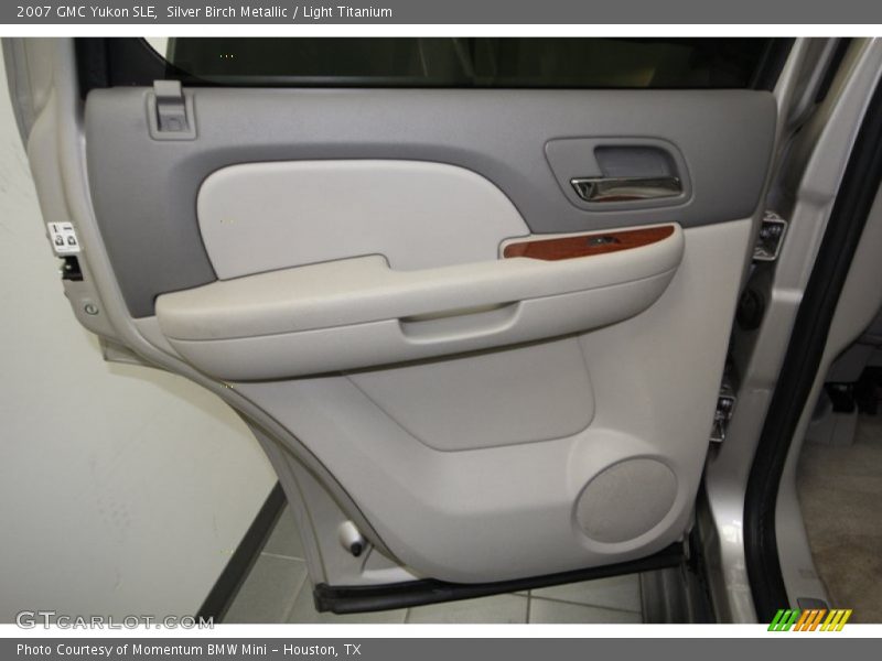 Silver Birch Metallic / Light Titanium 2007 GMC Yukon SLE