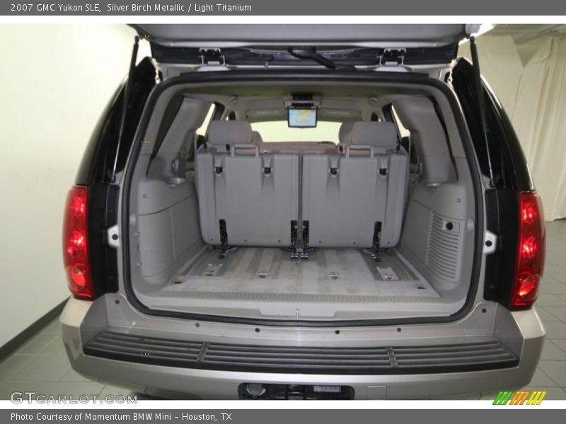 Silver Birch Metallic / Light Titanium 2007 GMC Yukon SLE
