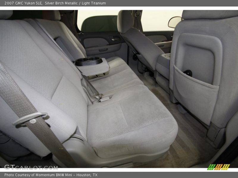 Silver Birch Metallic / Light Titanium 2007 GMC Yukon SLE