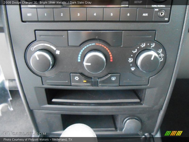 Bright Silver Metallic / Dark Slate Gray 2008 Dodge Charger SE