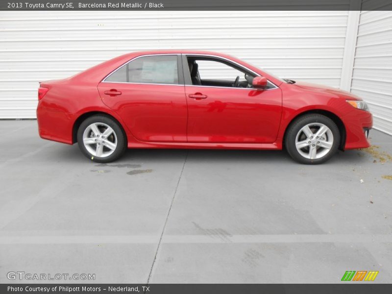 Barcelona Red Metallic / Black 2013 Toyota Camry SE
