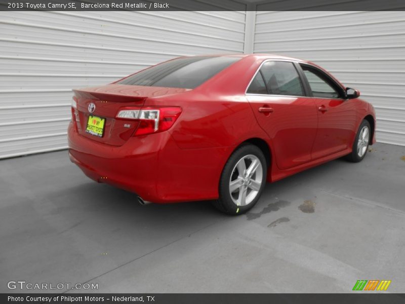 Barcelona Red Metallic / Black 2013 Toyota Camry SE
