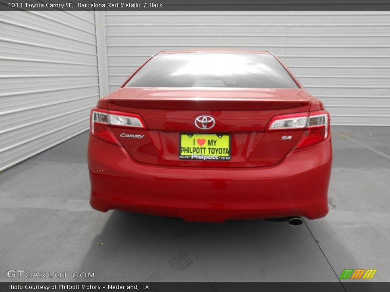 Barcelona Red Metallic / Black 2013 Toyota Camry SE