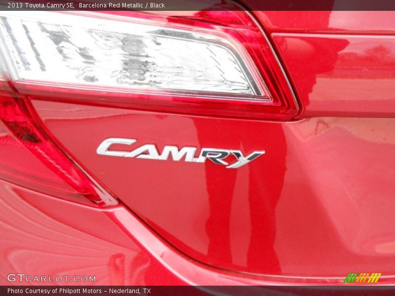 Barcelona Red Metallic / Black 2013 Toyota Camry SE