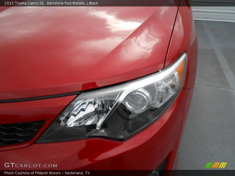 Barcelona Red Metallic / Black 2013 Toyota Camry SE