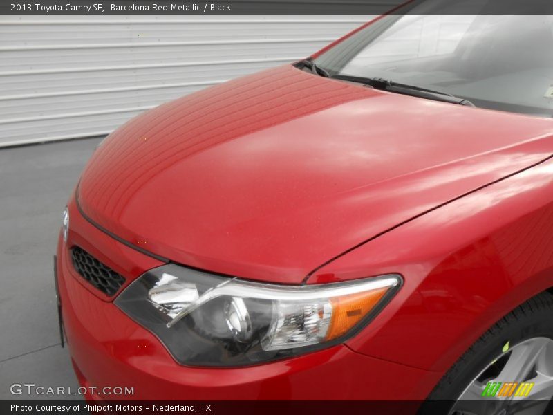 Barcelona Red Metallic / Black 2013 Toyota Camry SE