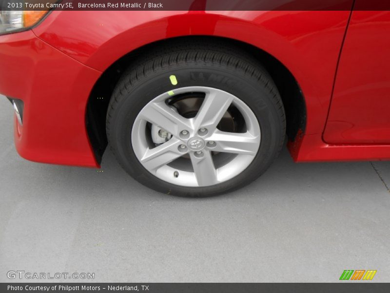 Barcelona Red Metallic / Black 2013 Toyota Camry SE