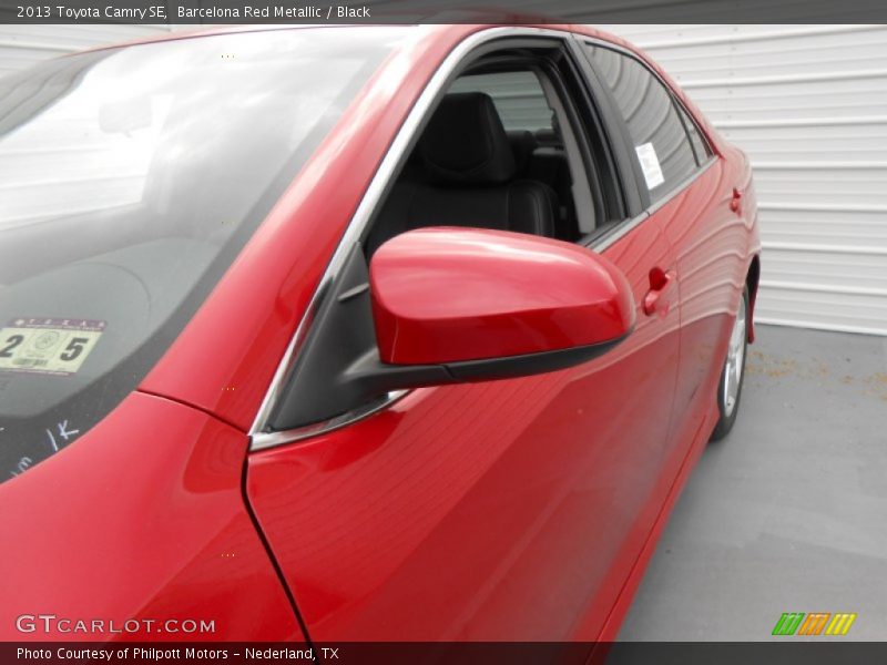 Barcelona Red Metallic / Black 2013 Toyota Camry SE