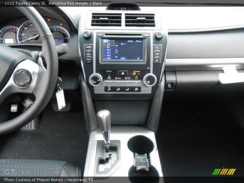 Barcelona Red Metallic / Black 2013 Toyota Camry SE