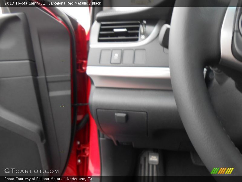 Barcelona Red Metallic / Black 2013 Toyota Camry SE