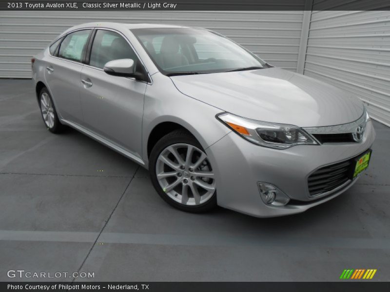 Classic Silver Metallic / Light Gray 2013 Toyota Avalon XLE