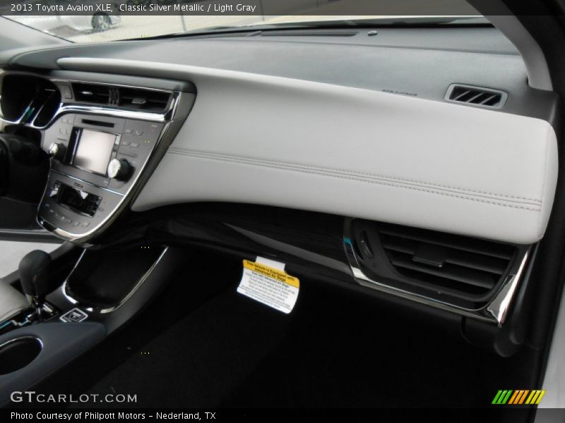 Dashboard of 2013 Avalon XLE