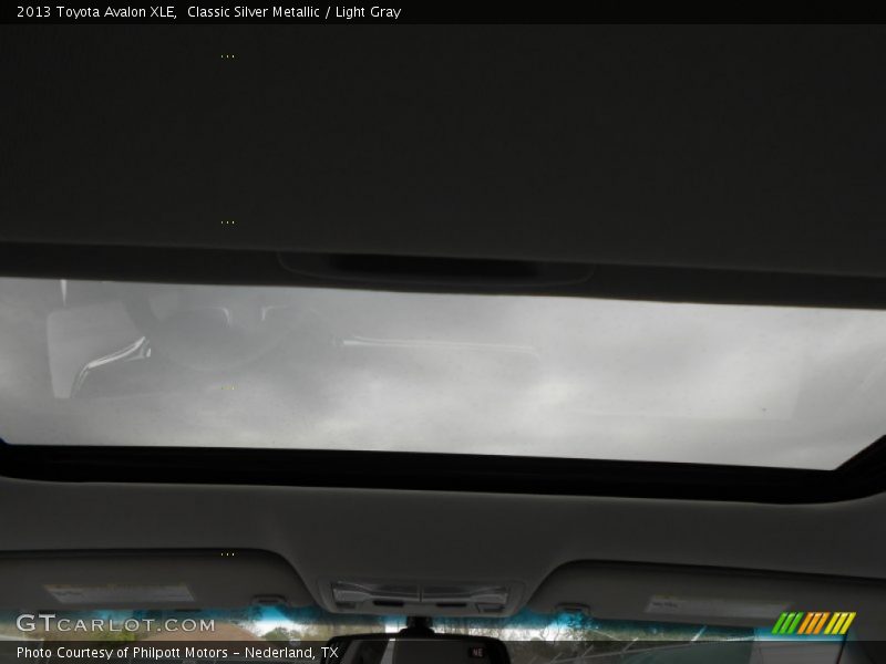 Classic Silver Metallic / Light Gray 2013 Toyota Avalon XLE