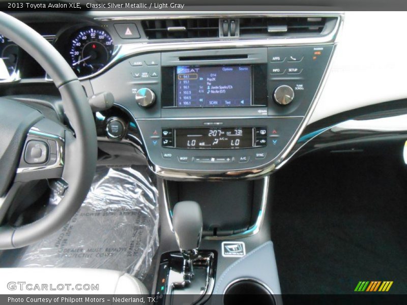 Controls of 2013 Avalon XLE