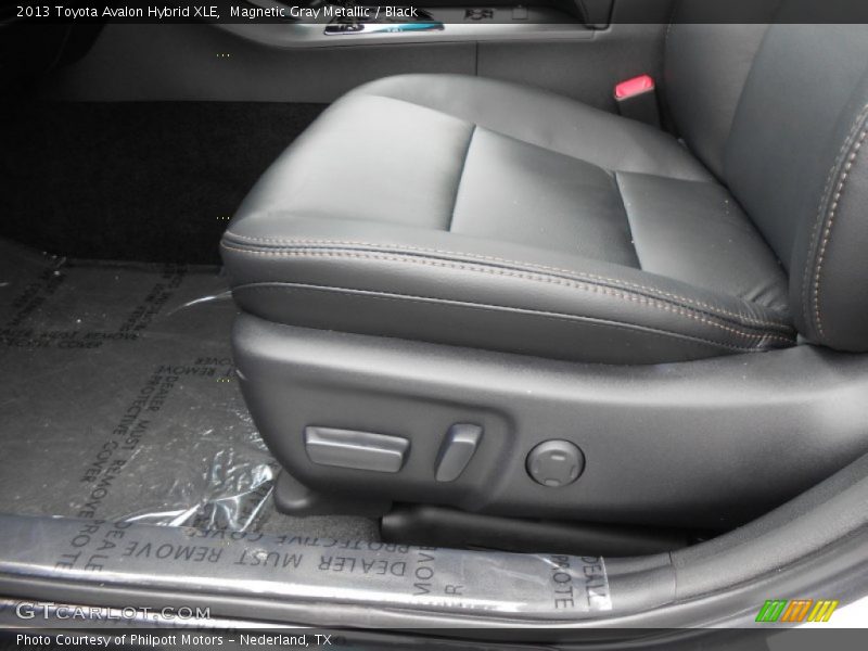 Magnetic Gray Metallic / Black 2013 Toyota Avalon Hybrid XLE