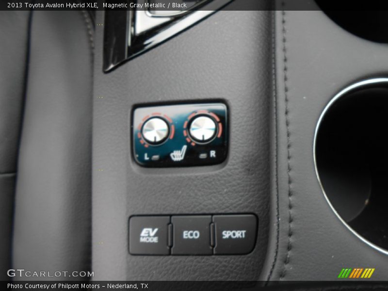 Magnetic Gray Metallic / Black 2013 Toyota Avalon Hybrid XLE